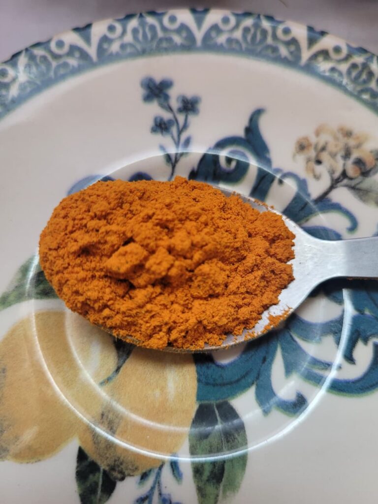 Máscara facial de cúrcuma: desinflama a pele beneficios da curcuma