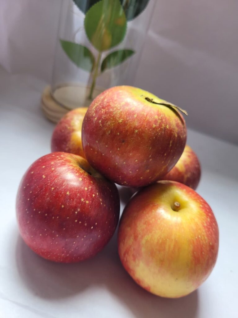 Coma 1 maçã por dia e mude sua saúde: quais os benefícios coma maçã diariamante