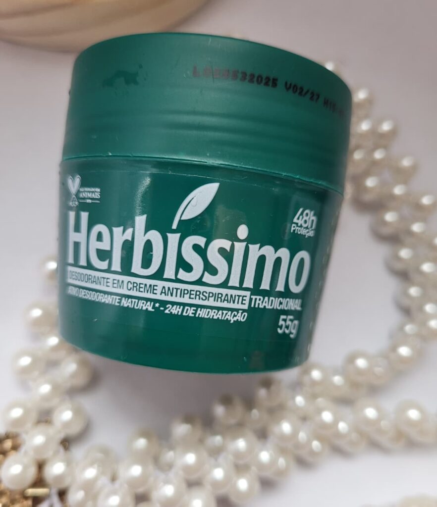 qual diferença de desodorante e antitranspirante