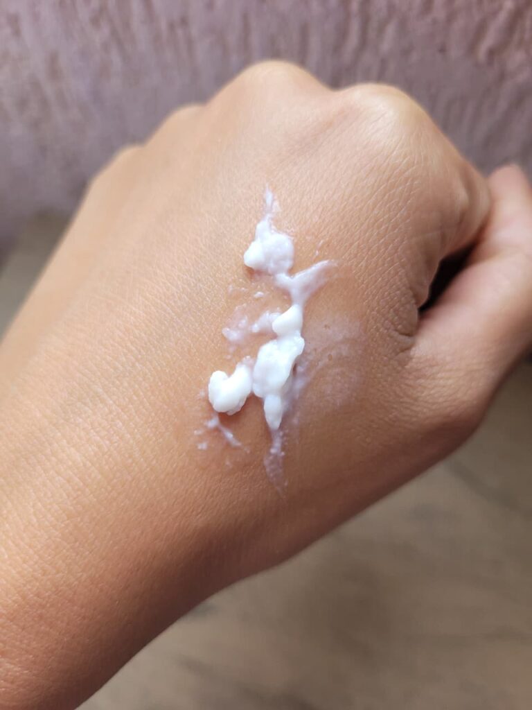 Resenha do Hidratante Lilac da O Boticário textura do hidratante lilac